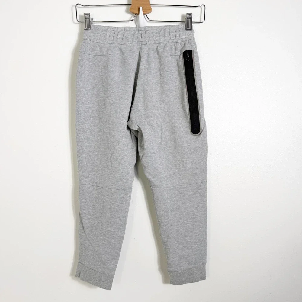 Nike Tech Fleece Joggers Kids Medium Gray CU9213-063 Tapered Sweatpants